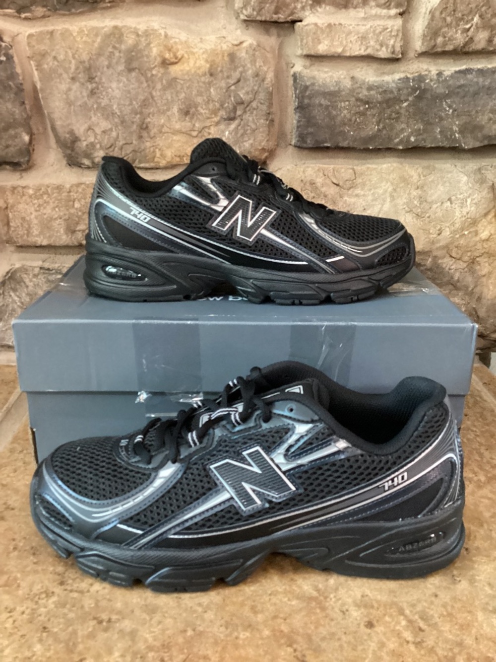 New Balance 740 Men 8 Women 9.5 Sneakers Black Gray Silver Shoes Runner New